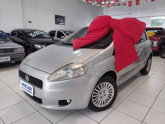 FIAT PUNTO 1.8 ESSENCE 16V FLEX 4P AUTOMATIZADO